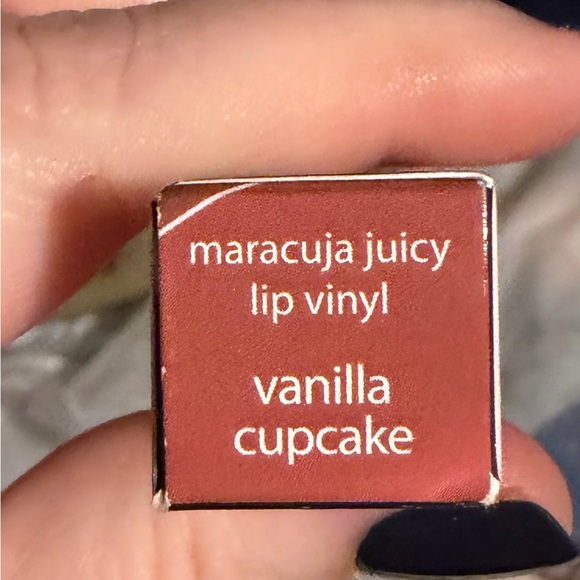 Tarte Juicy Couture Lip Vinyl - Vanilla Cupcake - Picture 6 of 7